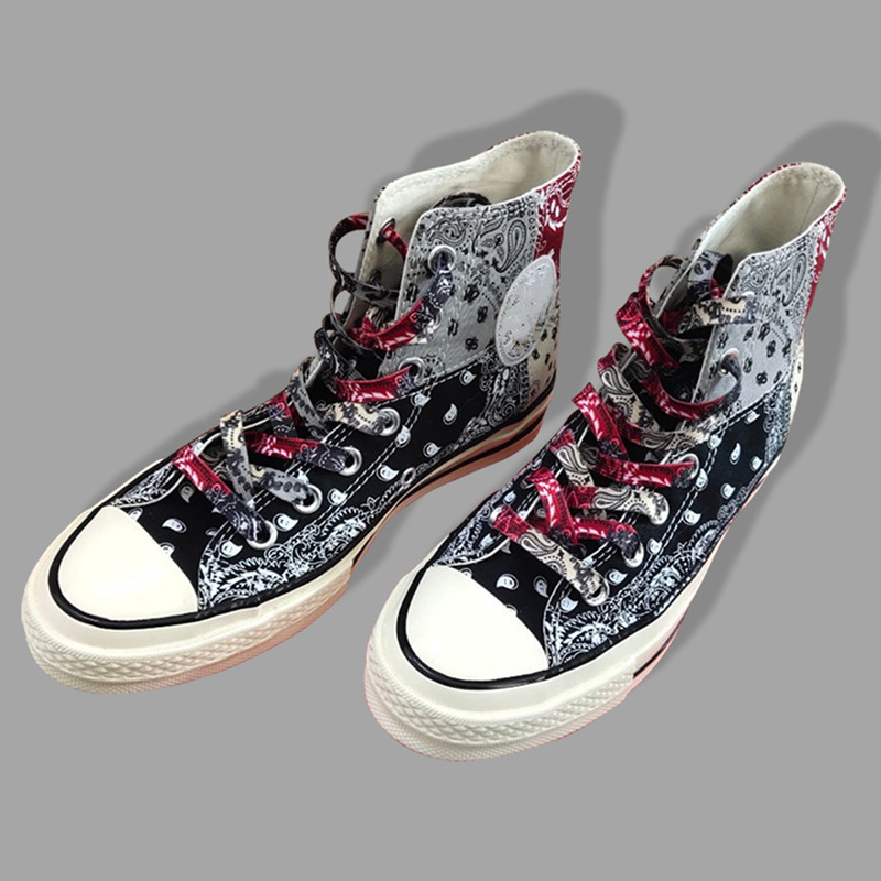 Lacci di fiori di anacardi di  - Travis Scott Lace recensione e prezzo