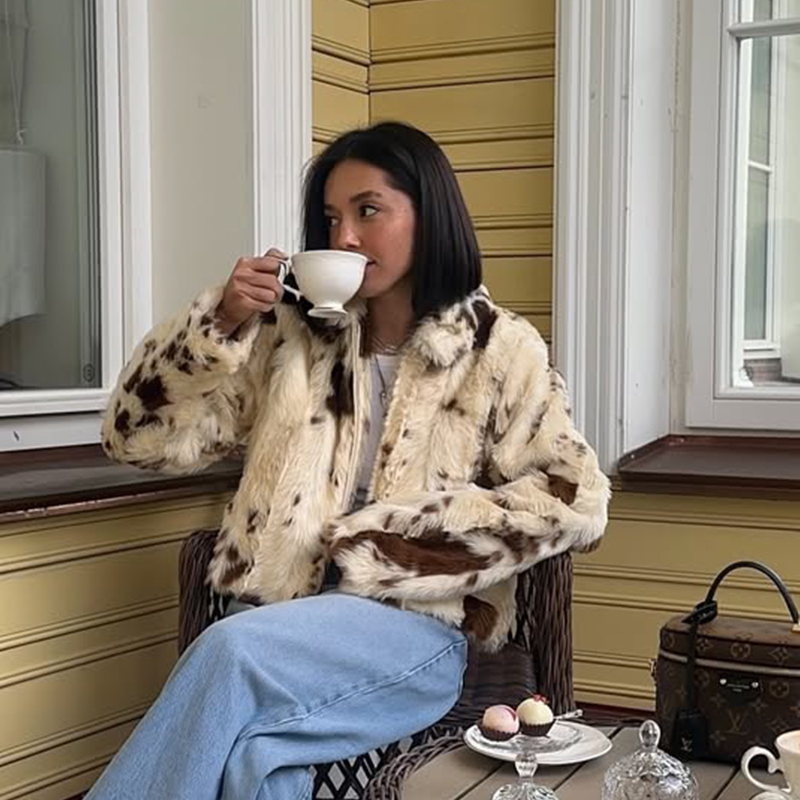 Cappotto in Pelliccia Sintetic - Streetwear Brand New recensione e prezzo