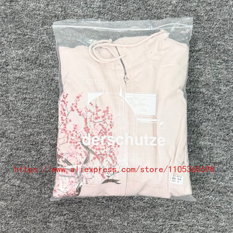 Nuova Giacca Derschutze per Uo - Streetwear Brand New recensione e prezzo